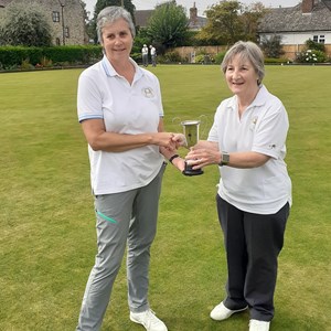 Ladies 2 wood winner Colleen Laker on right with runner up Liz Dyer