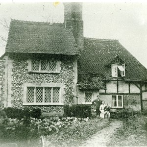 Chestnut Cottage, 1909. Off A32 between Toll-gate and Warnford House but nearer to Toll-gate.