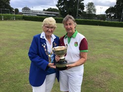 Winner - 2 Wood Singles