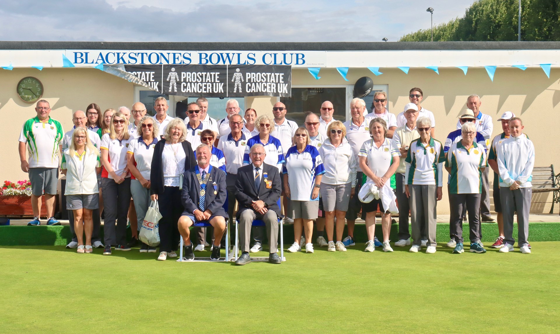 Red Group (9.30am) with President Dusty Miller and Chairman Charlie Underwood Red Group (9.30am) with President Dusty Miller and Chairman Charlie Underwood