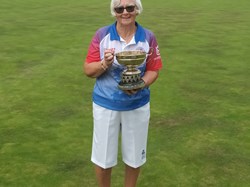 Pat Watson wining Alexander Rose bowl beating Alison Fordy