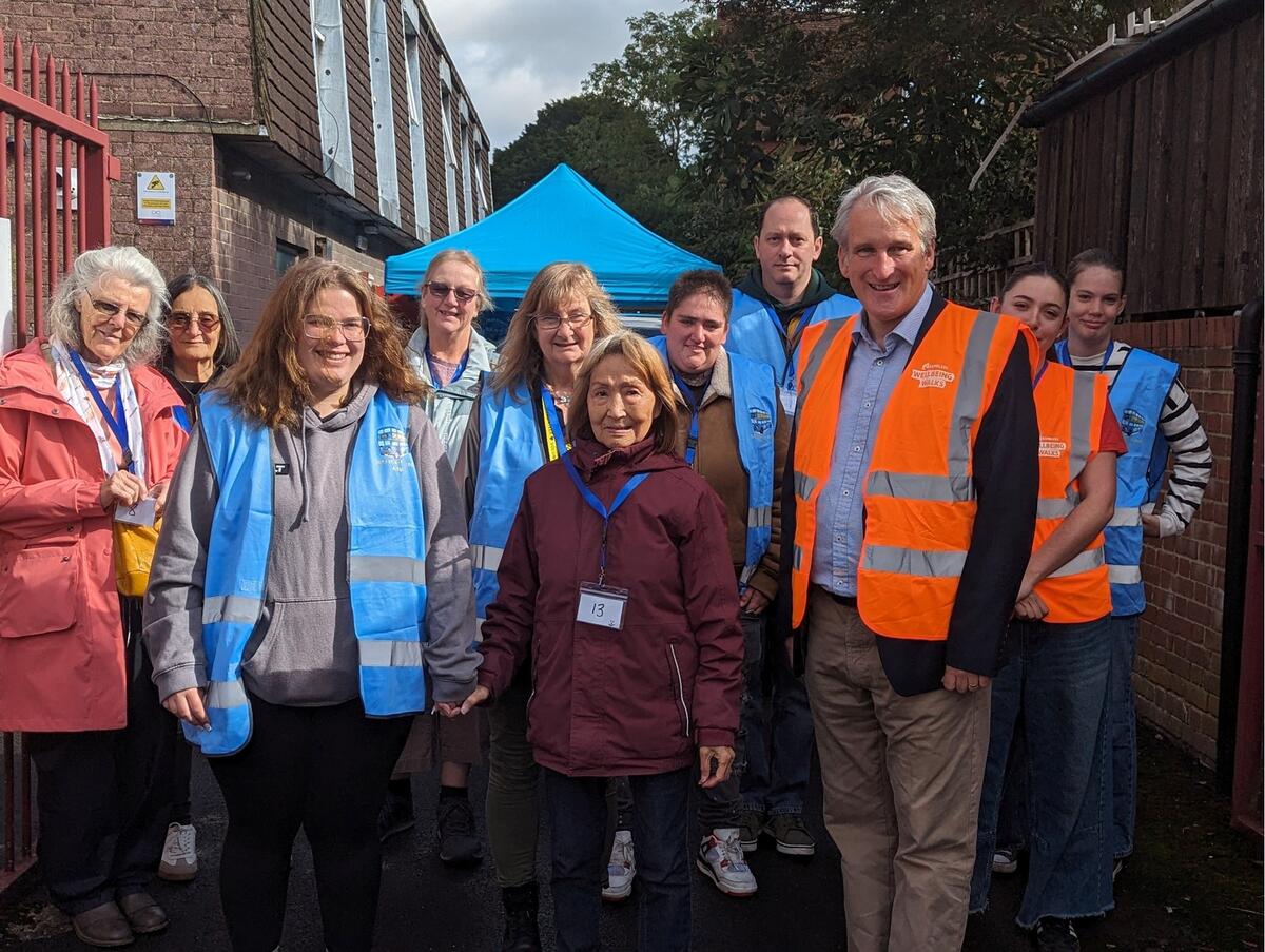 Rt Hon Damian Hinds MP started the 2025 Forget-me-not Walk for Dementia-friendly Alton to signal his new role as Patron for the Charity - pleased to raise the profile of this 'Stunning Charity'