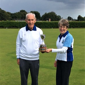 Winners Drawn Pairs 2020 Gayle Hartley and Ed Charge