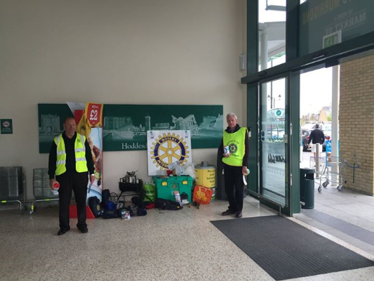 Collecting for Nepal after earhquake