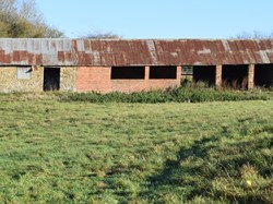 Barn in field at Lower Thorpe