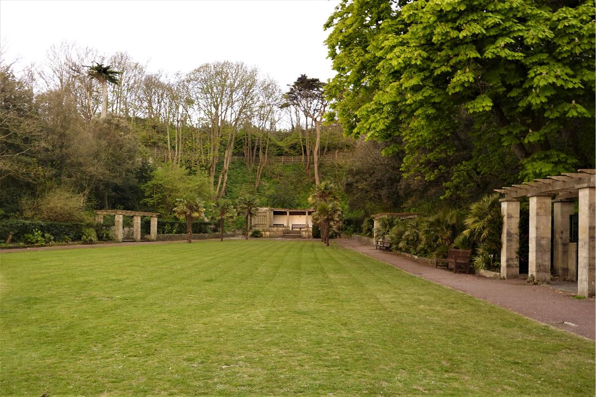 Italian Garden photo by Caroline Poulton Italian Garden photo by Caroline Poulton