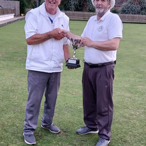 Bruce Acock receiving Open 4 Wood up from runner up Jonny Abbott