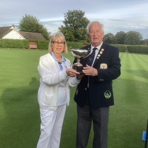Irene O'Brien being presented with the Thom Trophy