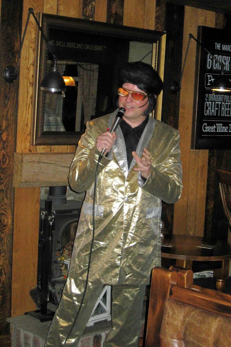 Paul (Elvis) in Action Paul (Elvis) in Action
