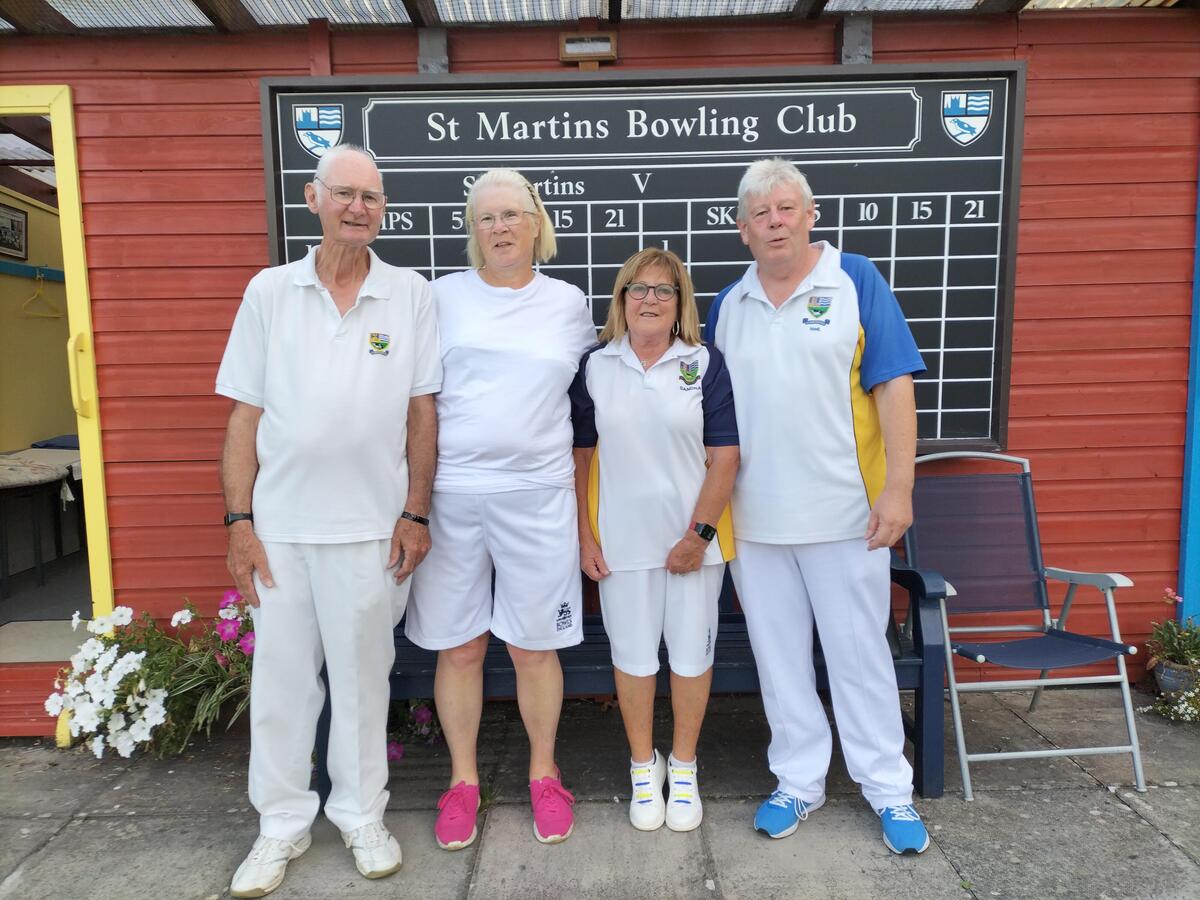 Pavilion Mixed Pairs Runners Up Jim and Lyn Winners Sandra and Neil