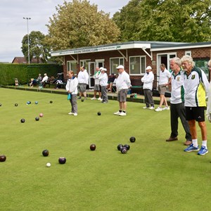 Duncomb Shield: Bowlers in action.