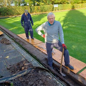 Repairing the lawn edge