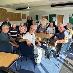Volunteers to work on the green