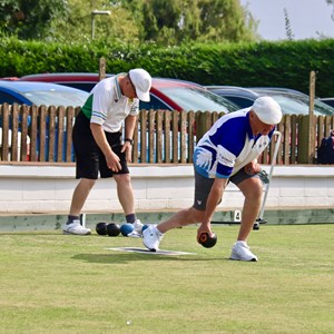 Secretary's Pairs: players in action.