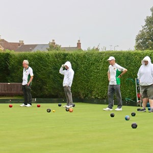 The first rain shower started just 5 minutes after play began.