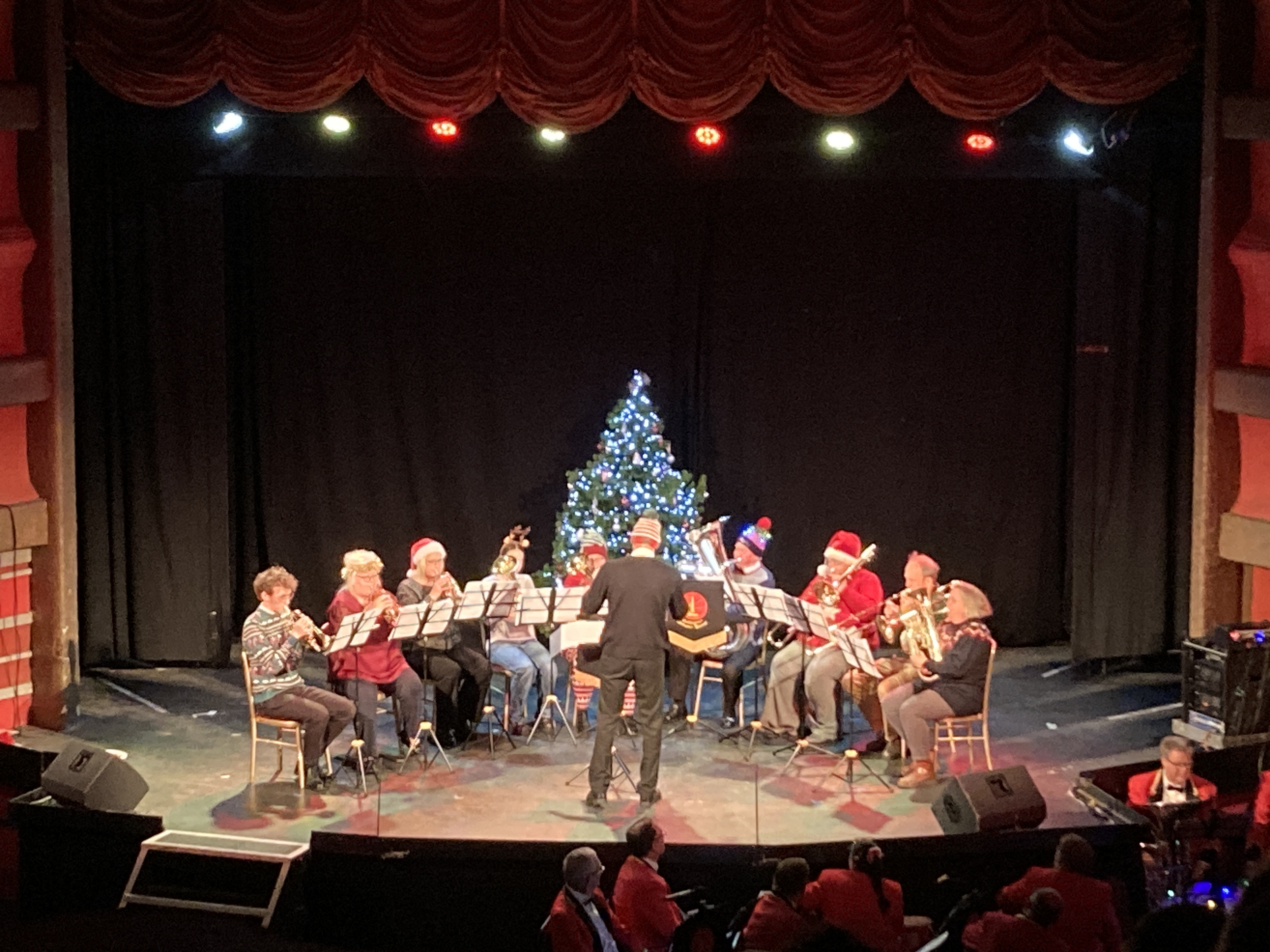 The intermediate Band at the Wellesley Christmas Concert 2024