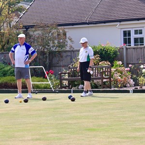 Secretary's Pairs: players in action.