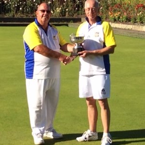 Rose Bowl: Kevin receives his second trophy