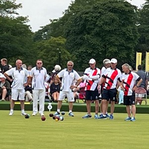 Middlesex and Suffolk player survey the head