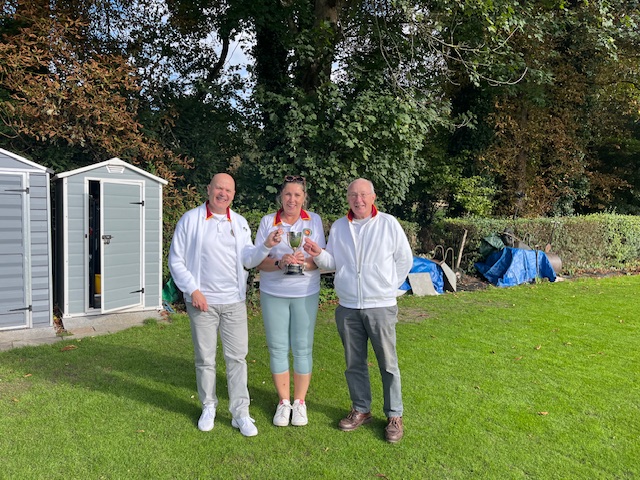 The triumphant trio with the 2025 Sam Barber Memorial Cup The triumphant trio with the 2025 Sam Barber Memorial Cup