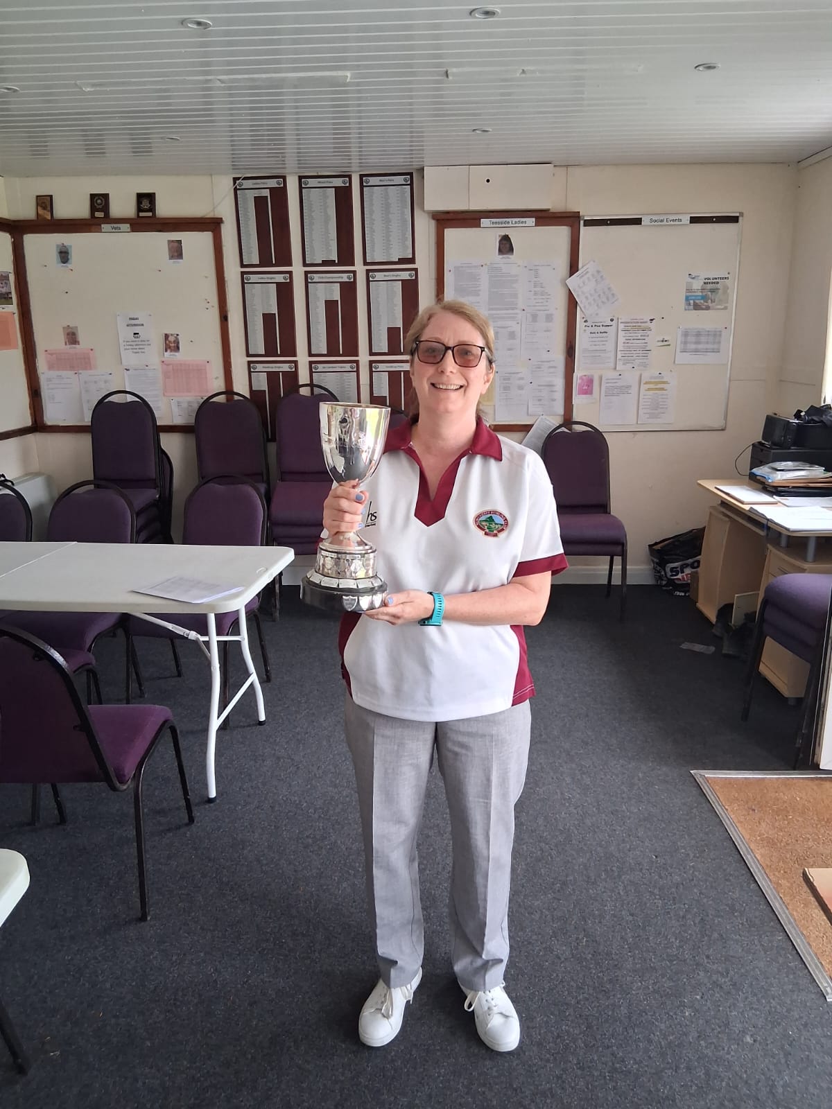 Amanda McMahon wins the Ladies Singles