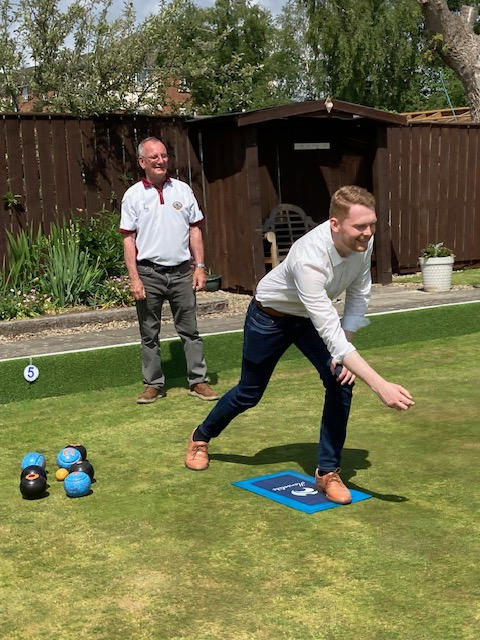 Our local MP Luke Myer trying his hand at the sport.