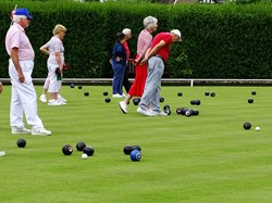 Petts Wood Bowling Club 2018 Gallery - May to Aug
