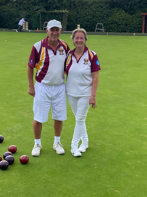 Novices Finalists Pete Leverett and Lorraine Walters