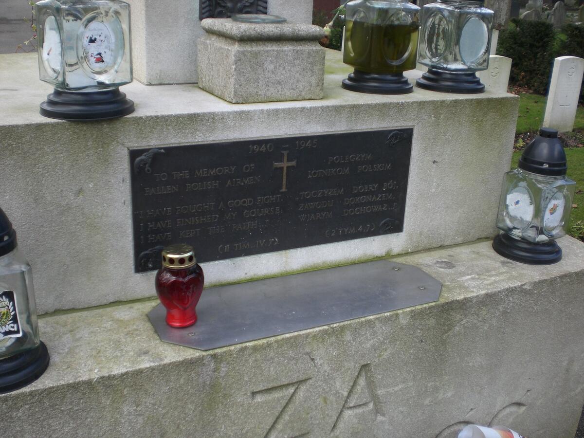 Polish War Memorial - Newark Cemetery Polish War Memorial - Newark Cemetery