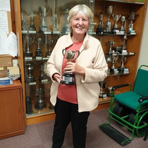 Ladies 2 Woods Singles Winner - Eileen Parker.