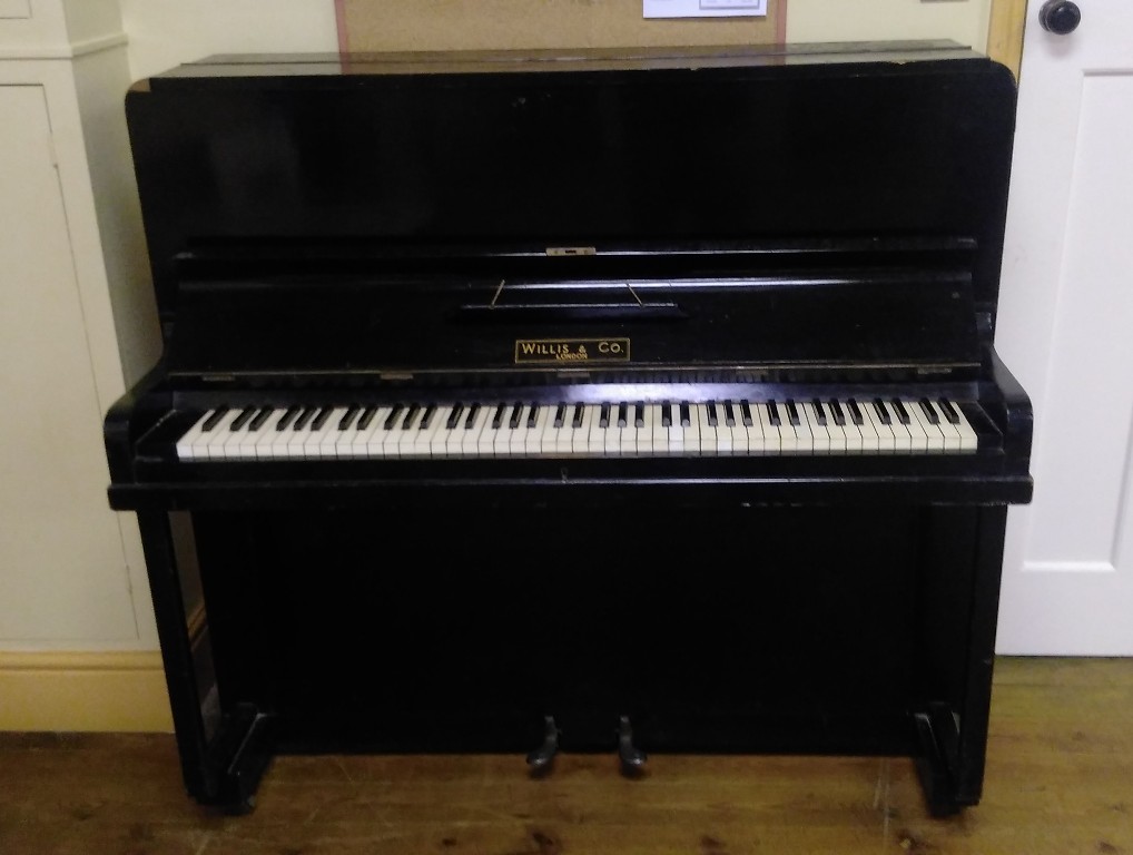 Black piano for sale Black piano for sale