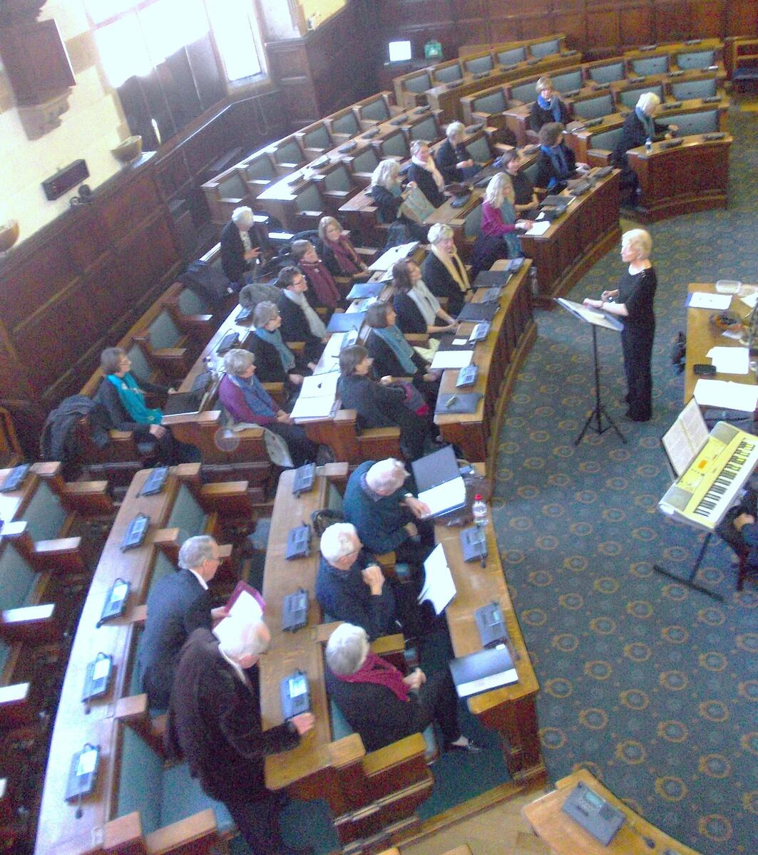 Rum's Eg rehearsing in Hampshire County Council's Chamber