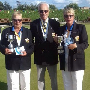 Ladies Champions - Caroline Walsh and Lynne Bayley