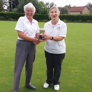 Ladies 4 wood winner - and Club champion -  Colleen Laker on right with runner up Cathy Mitchell