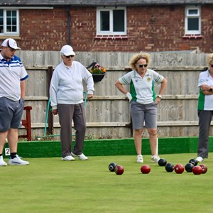 Oddfellows Rose Bowl: Players in action