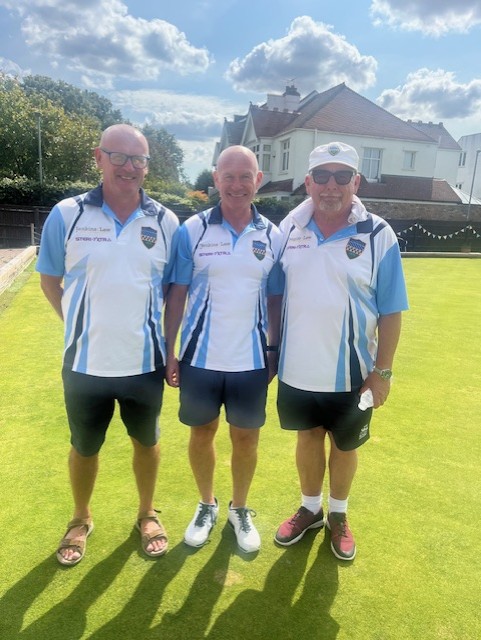 2 Woods: Carl Naylor, Tony Devlin (marker), John Allan (C)