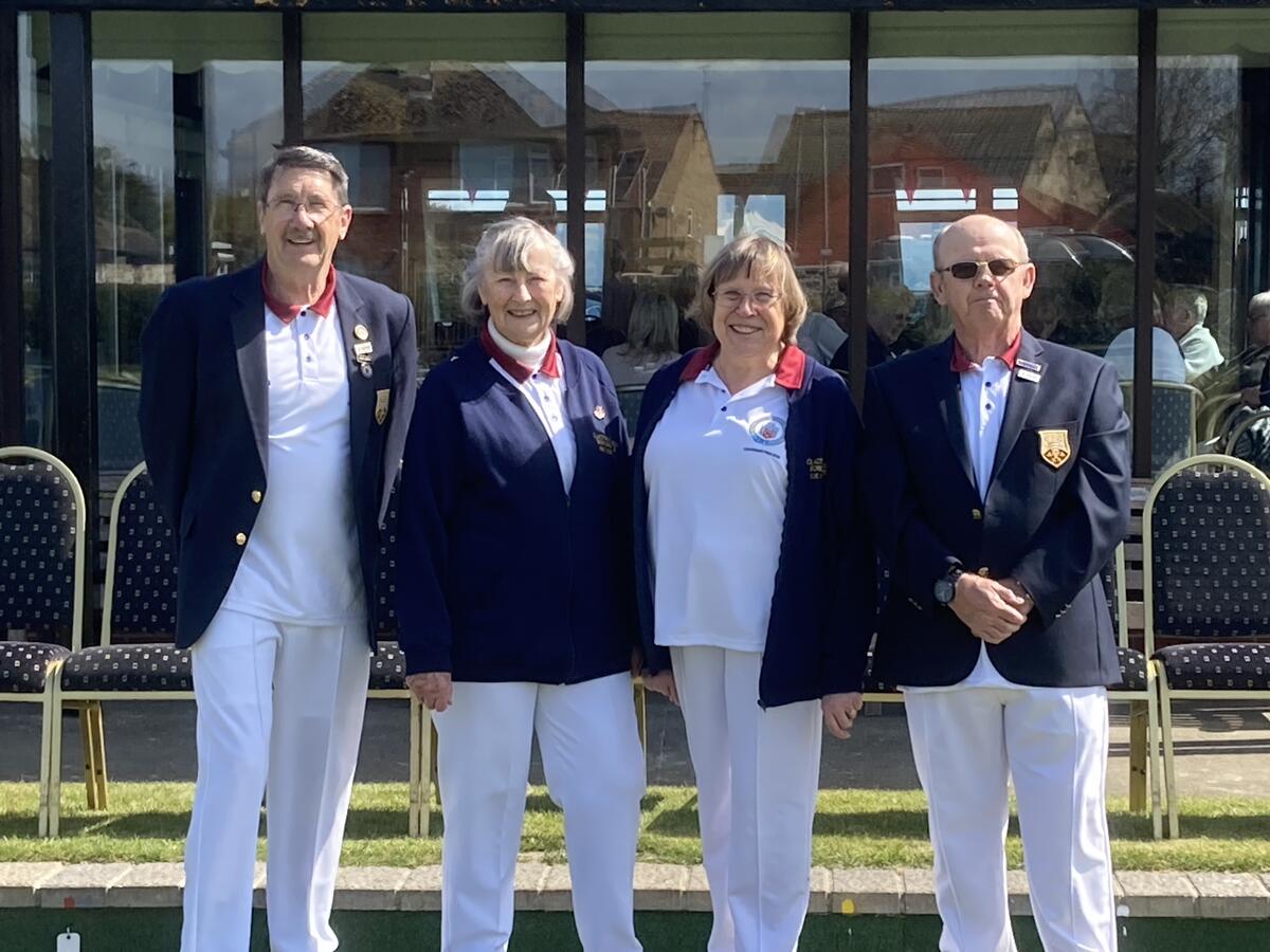 Captains John Gibson and Pat Wernham and Vice Captains Sue Humphrey and Richard Fribbins