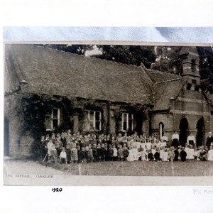 School photo taken in 1920 before the extra class room was constructed