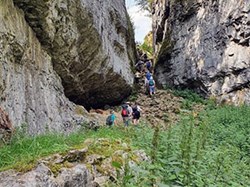 The gorge on the way to Gaping Hill.