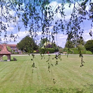 Hannington Village Green 2016