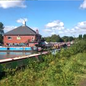 The Samuel Barlow Pub is situated by ​Alvecote Marina, just off Robey's Lane by the railway bridge.