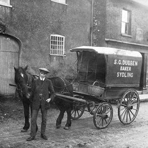 Dubbens the bakers delivering around Sydling.