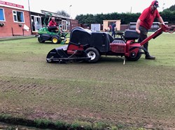 Scarifying machine