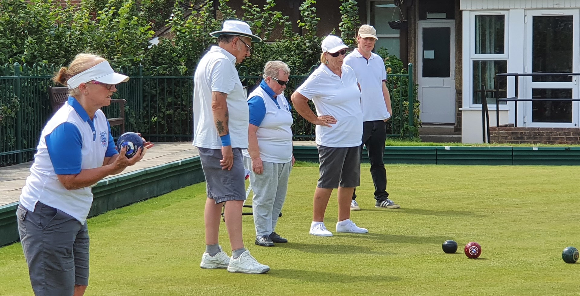 Lesley Ball, Linda May and Yvonne Kirkby-Bott playing in the friendly match against Tivoli