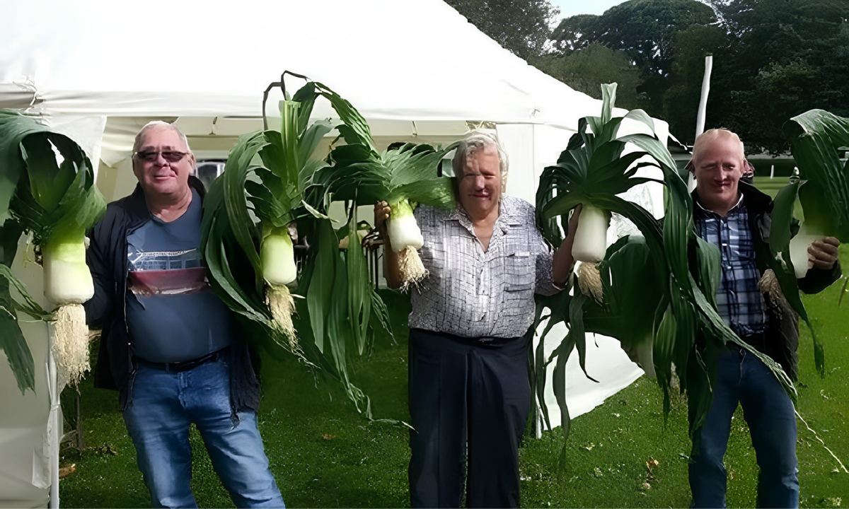Crakehalll with Langthorne Parish Council Leek Club