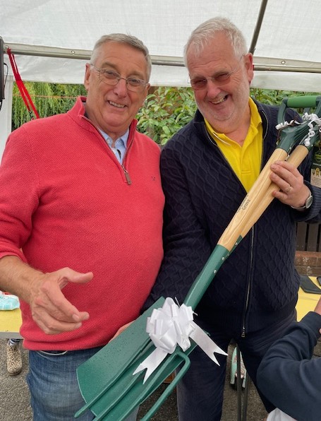 Great Potato Challenge- And the award for heaviest potato crop goes, once again, to Dave Whincup