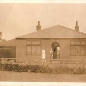 Annie Lois Hoe lived at 'Salvo' 26 Station Road with her secodn husband William Wright of Berwick upon Tweed