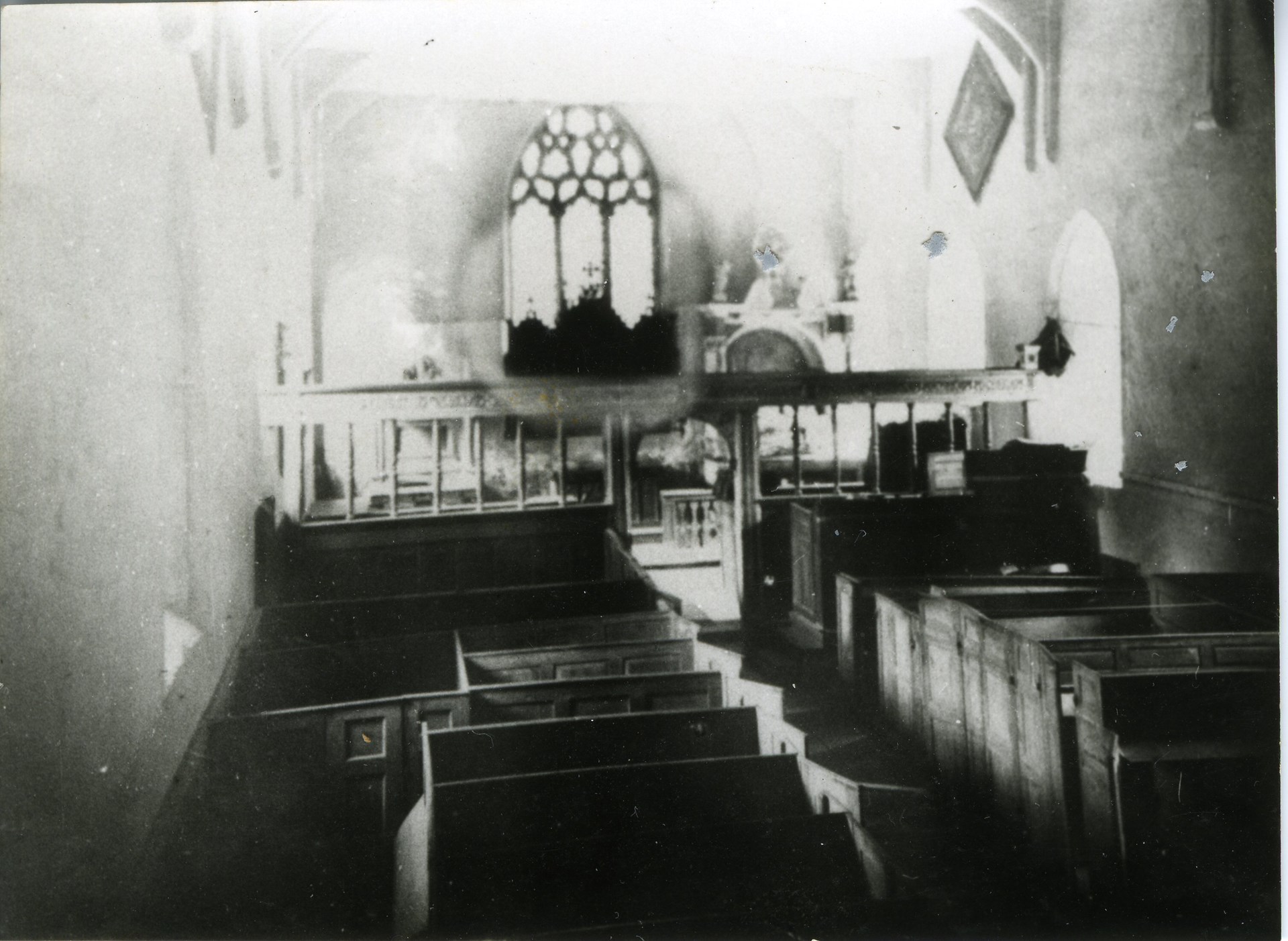 The Nave and Box Pew arrangement before 1905.