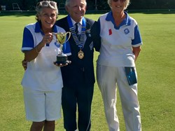 Ladies Bradfield winner Karen West on the left and runner up Linda Prior