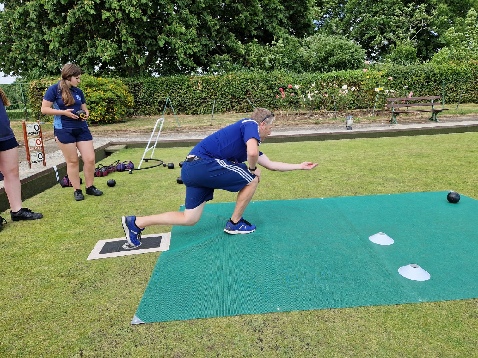 Plume School teacher has the bowling action